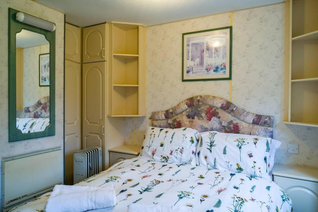 Wind In The Willows: Sleeps 4, Kitchen, Bathroom, Lounge, Wifi Napton on The Hill Exteriér fotografie