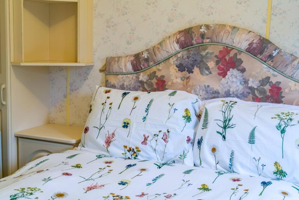 Wind In The Willows: Sleeps 4, Kitchen, Bathroom, Lounge, Wifi Napton on The Hill Exteriér fotografie