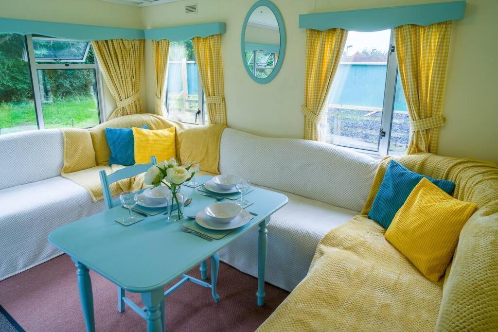 Wind In The Willows: Sleeps 4, Kitchen, Bathroom, Lounge, Wifi Napton on The Hill Exteriér fotografie