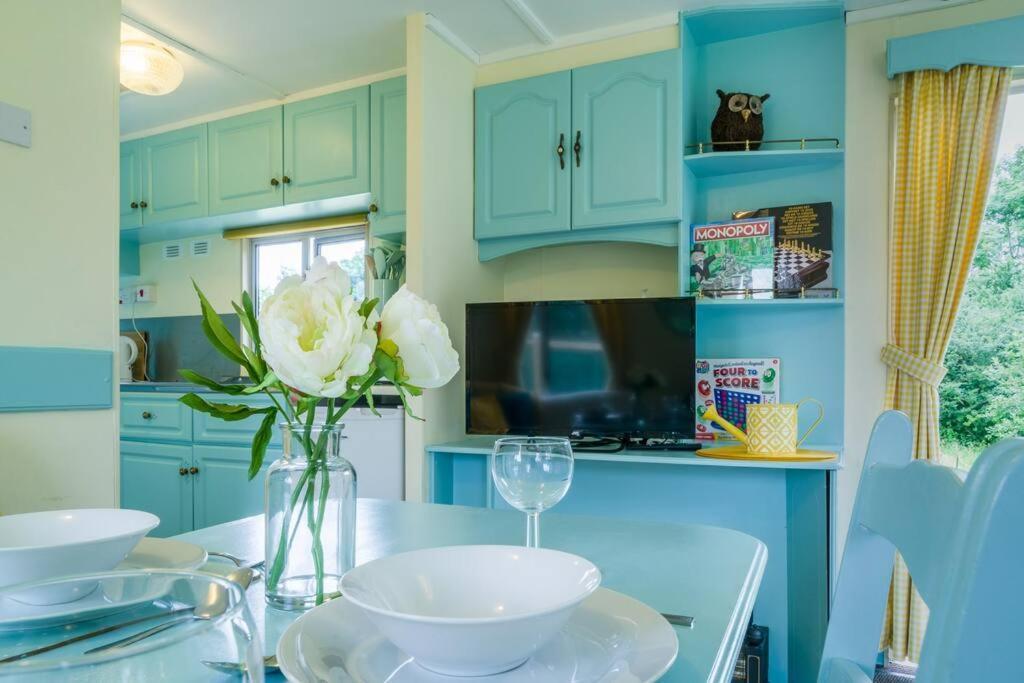 Wind In The Willows: Sleeps 4, Kitchen, Bathroom, Lounge, Wifi Napton on The Hill Exteriér fotografie
