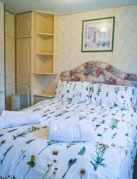 Wind In The Willows: Sleeps 4, Kitchen, Bathroom, Lounge, Wifi Napton on The Hill Exteriér fotografie