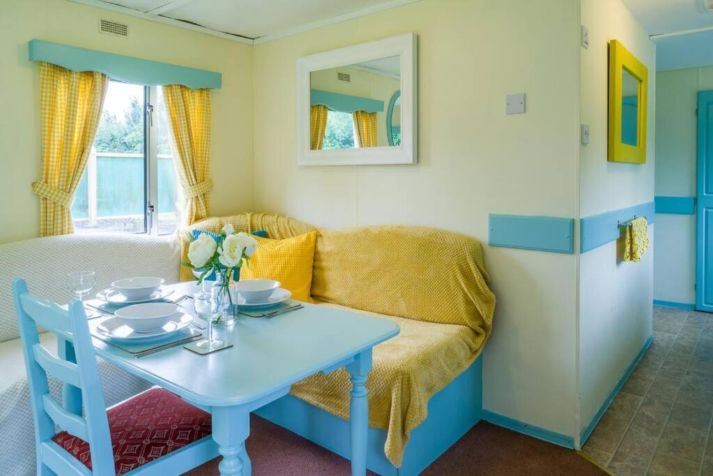 Wind In The Willows: Sleeps 4, Kitchen, Bathroom, Lounge, Wifi Napton on The Hill Exteriér fotografie